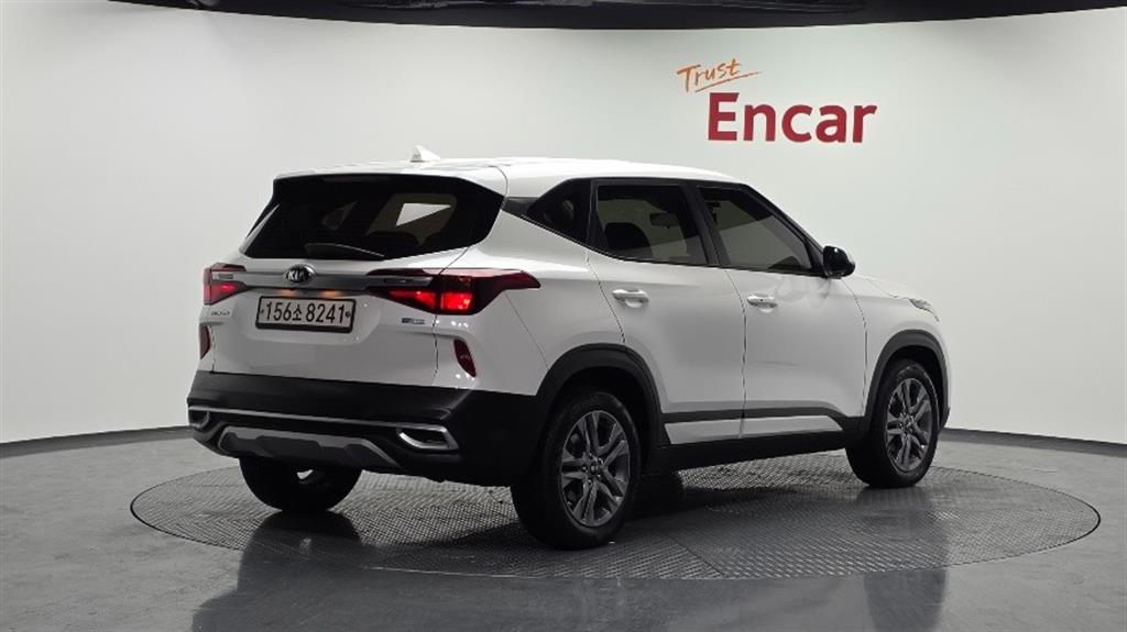 KIA Seltos - Vista 2