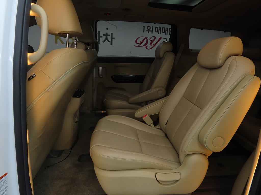 KIA Carnival - Vista 6