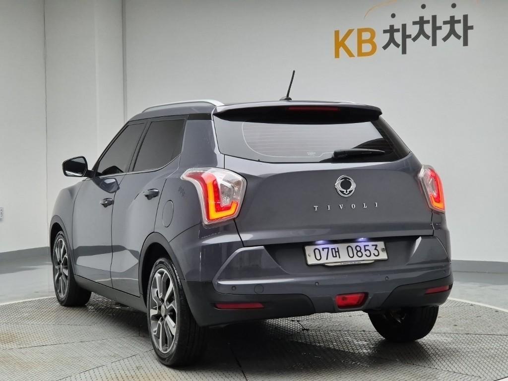 Ssangyong Tivoli - Vista 2