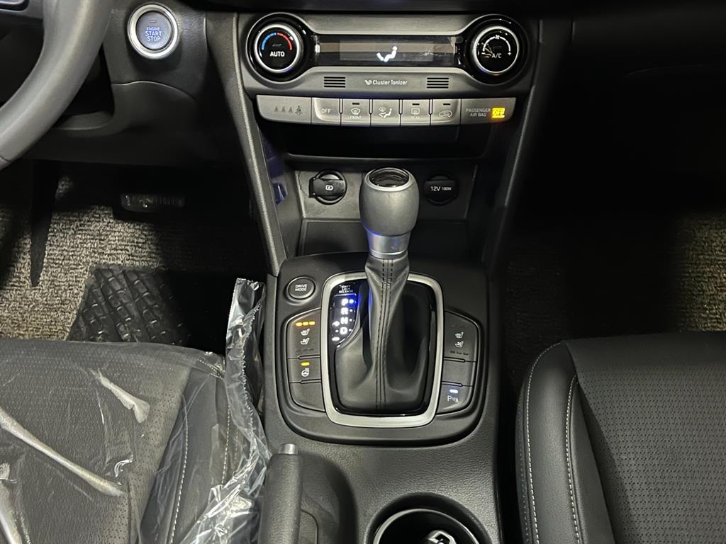 HYUNDAI Kona - Vista 10