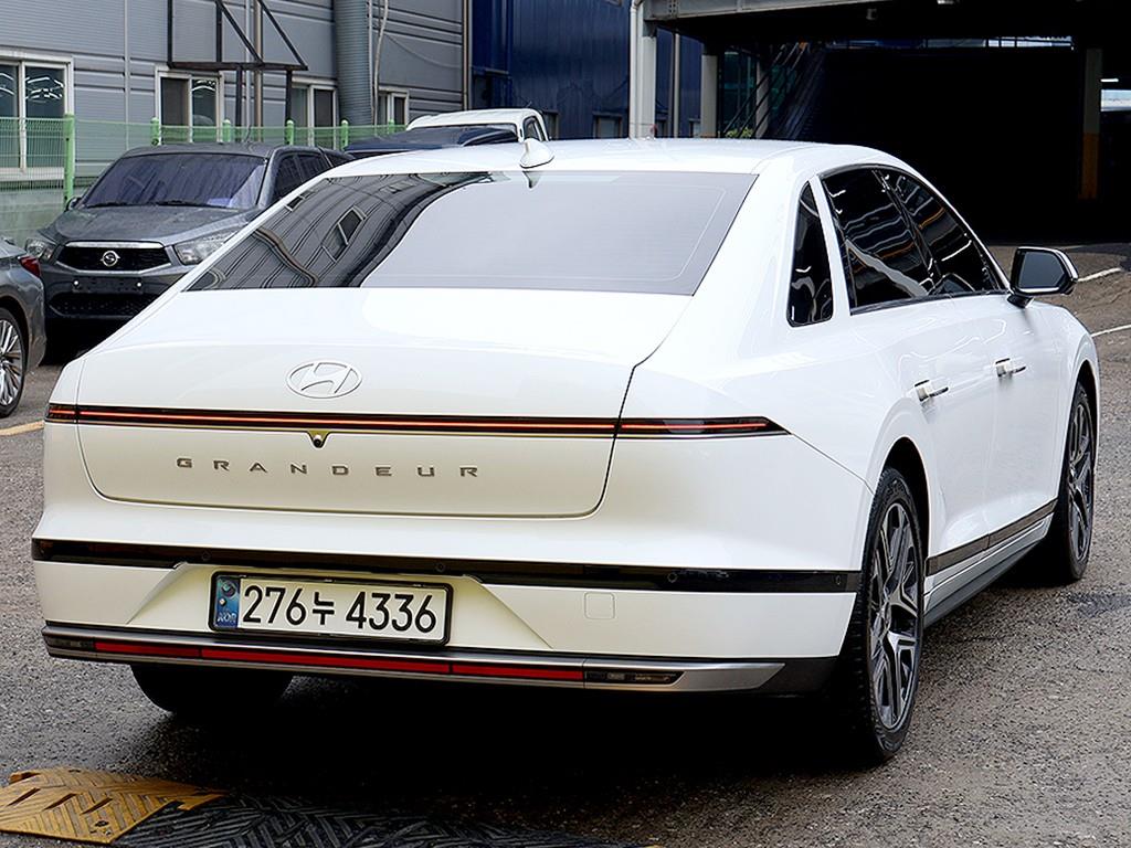 HYUNDAI Grandeur - Vista 7