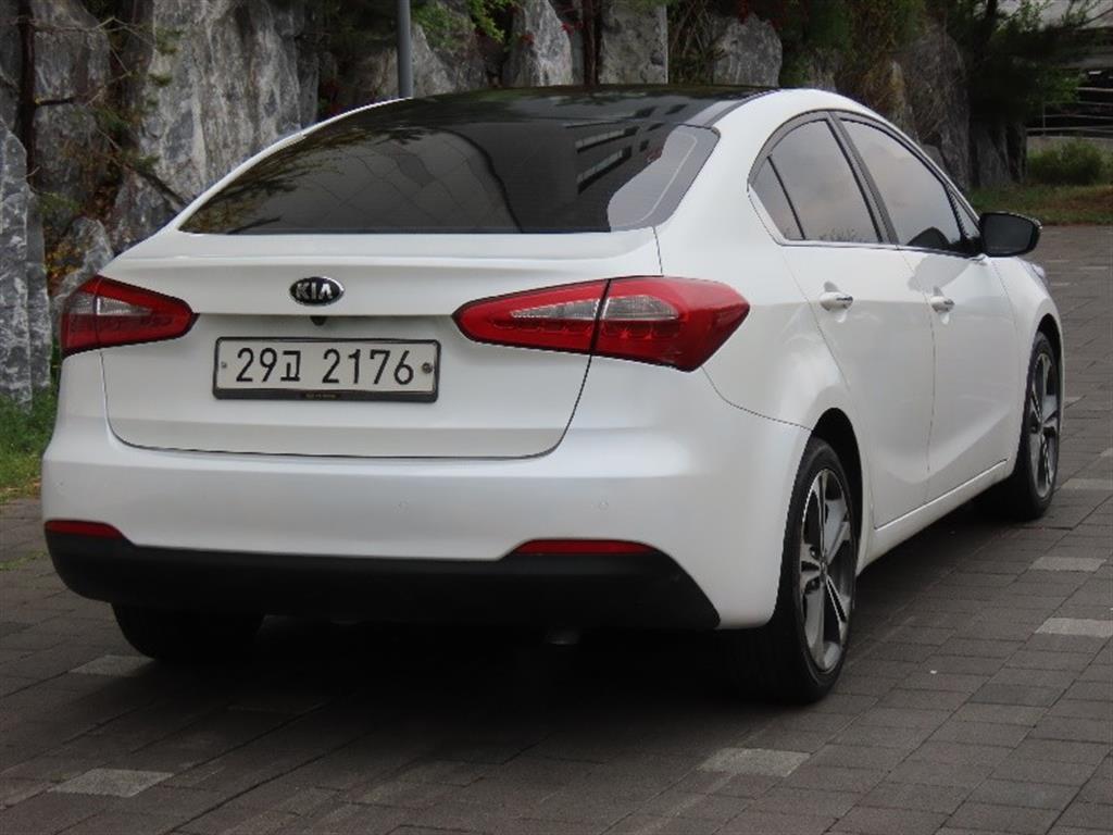 KIA K3 - Vista 5