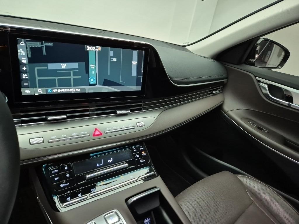 HYUNDAI Grandeur - Vista 10