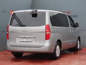 HYUNDAI Starex - Vista 6