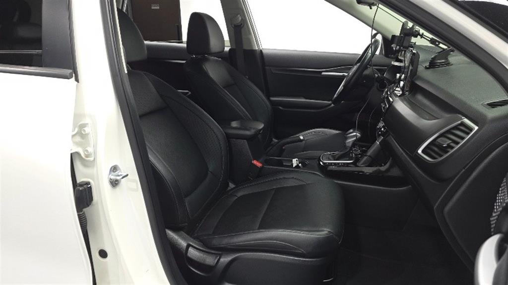 KIA Seltos - Vista 12