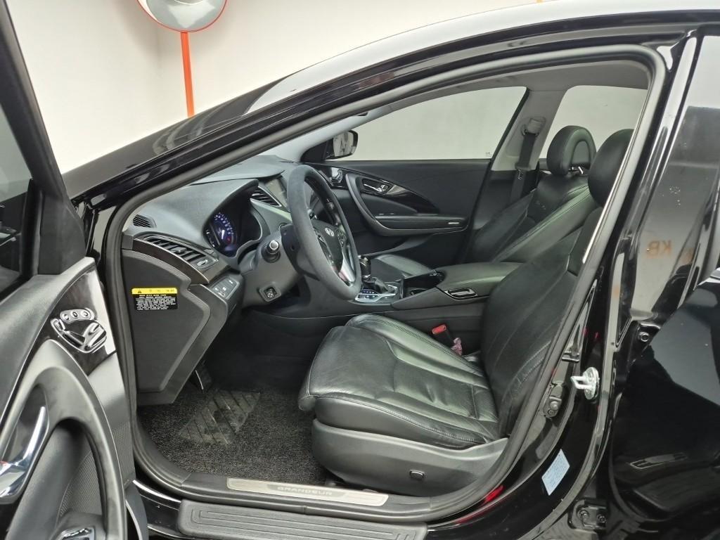 HYUNDAI Grandeur - Vista 12