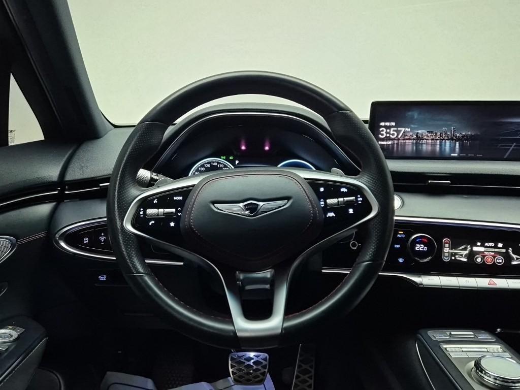 Genesis GV70 - Vista 8
