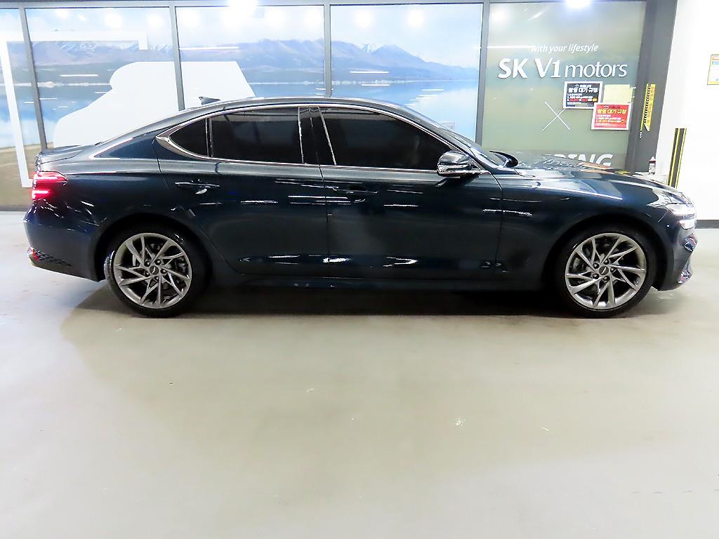 Genesis G70 - Vista 3