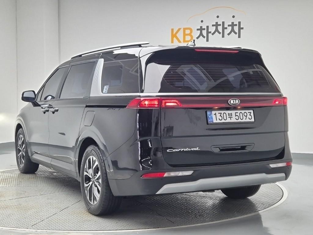 KIA Carnival - Vista 3
