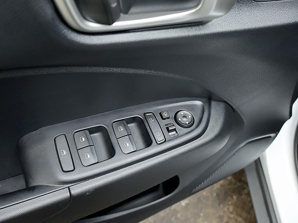 HYUNDAI Venue 2026 Blanco - Importación desde Corea - HF Imports Iquique - Foto 13