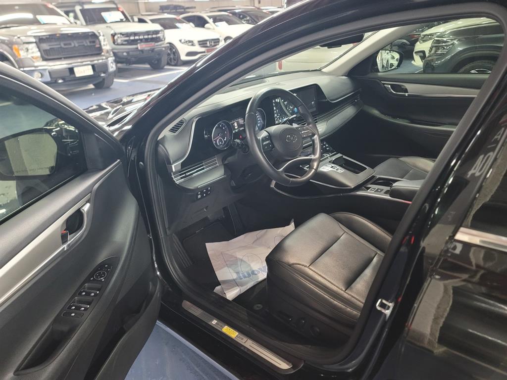 HYUNDAI Grandeur - Vista 7