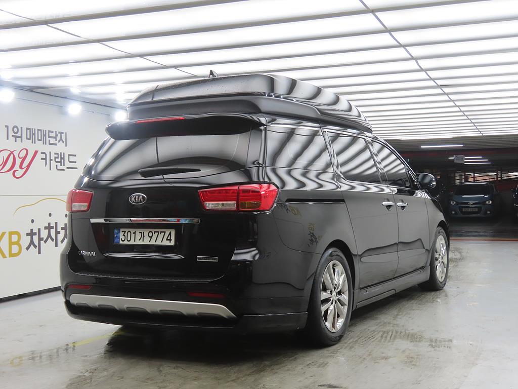 KIA Carnival - Vista 4