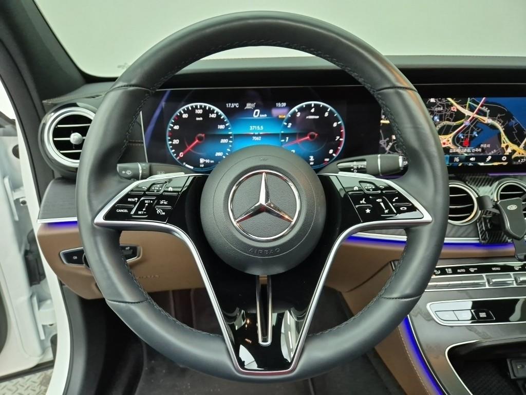 Mercedes Benz E class - Vista 9