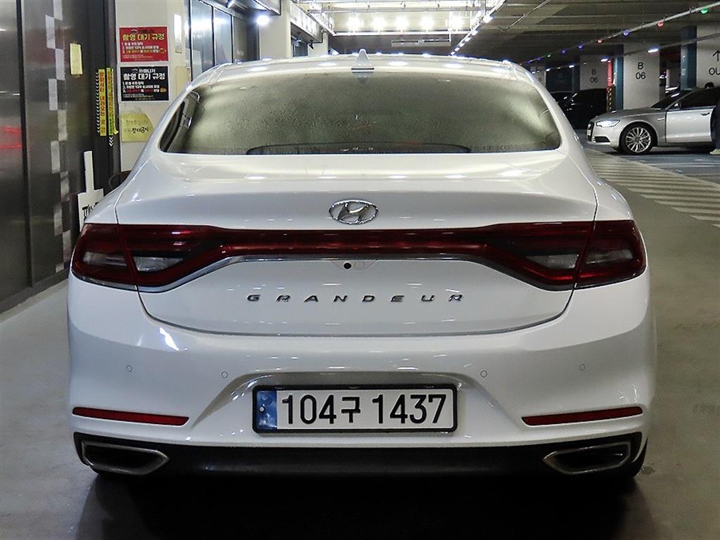 HYUNDAI Grandeur - Vista 5