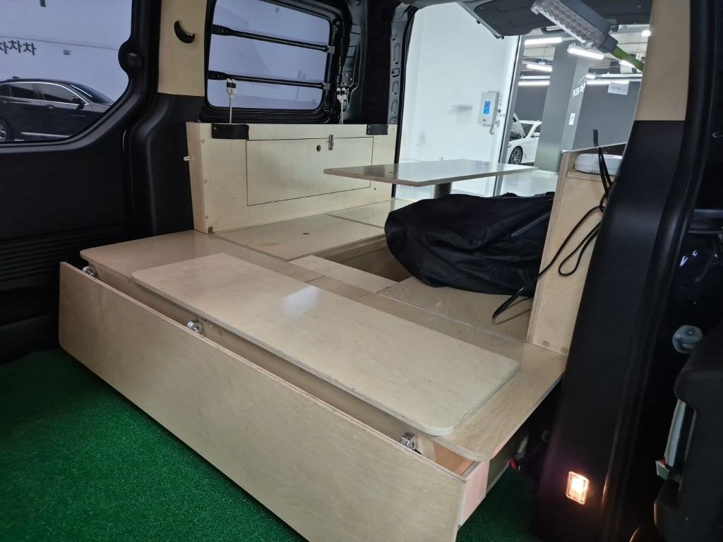 HYUNDAI Staria - Vista 12