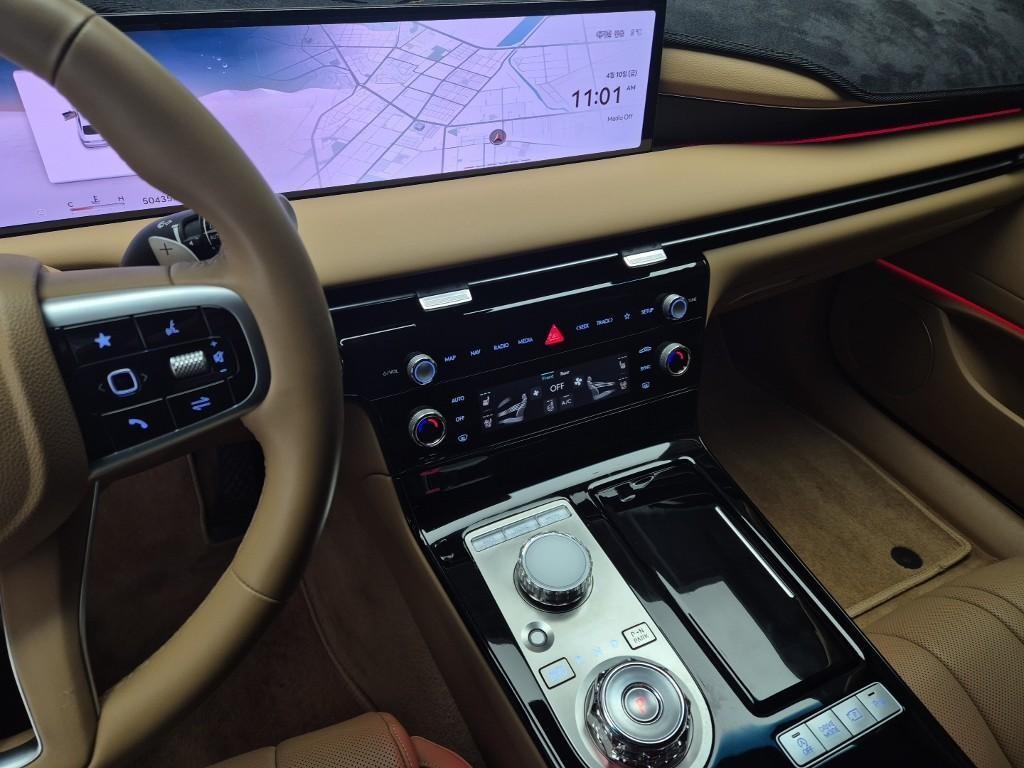 Genesis G80 - Vista 10