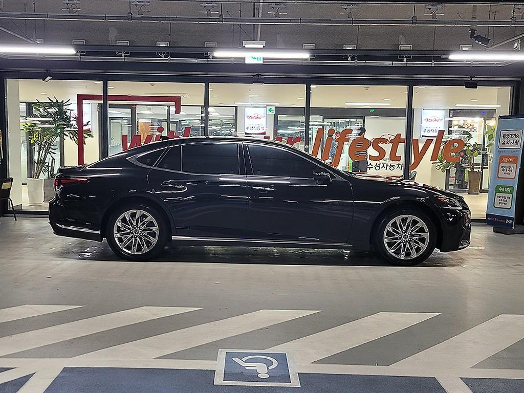 Lexus LS - Vista 3