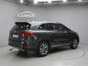 KIA Sorento - Vista 8