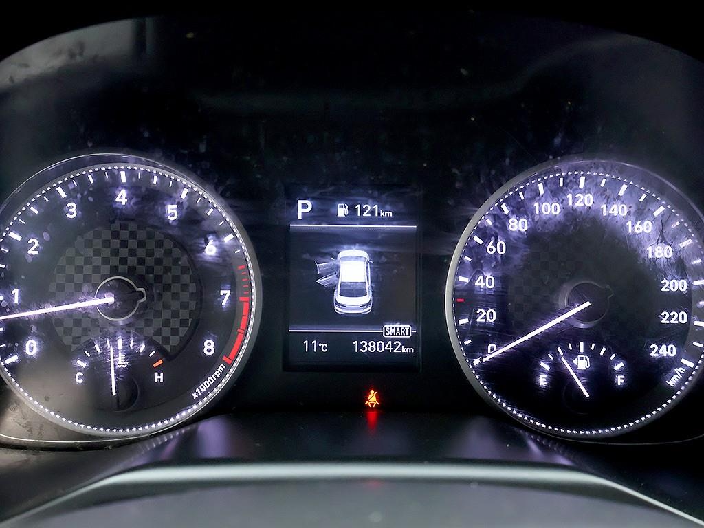 HYUNDAI Avante - Vista 11