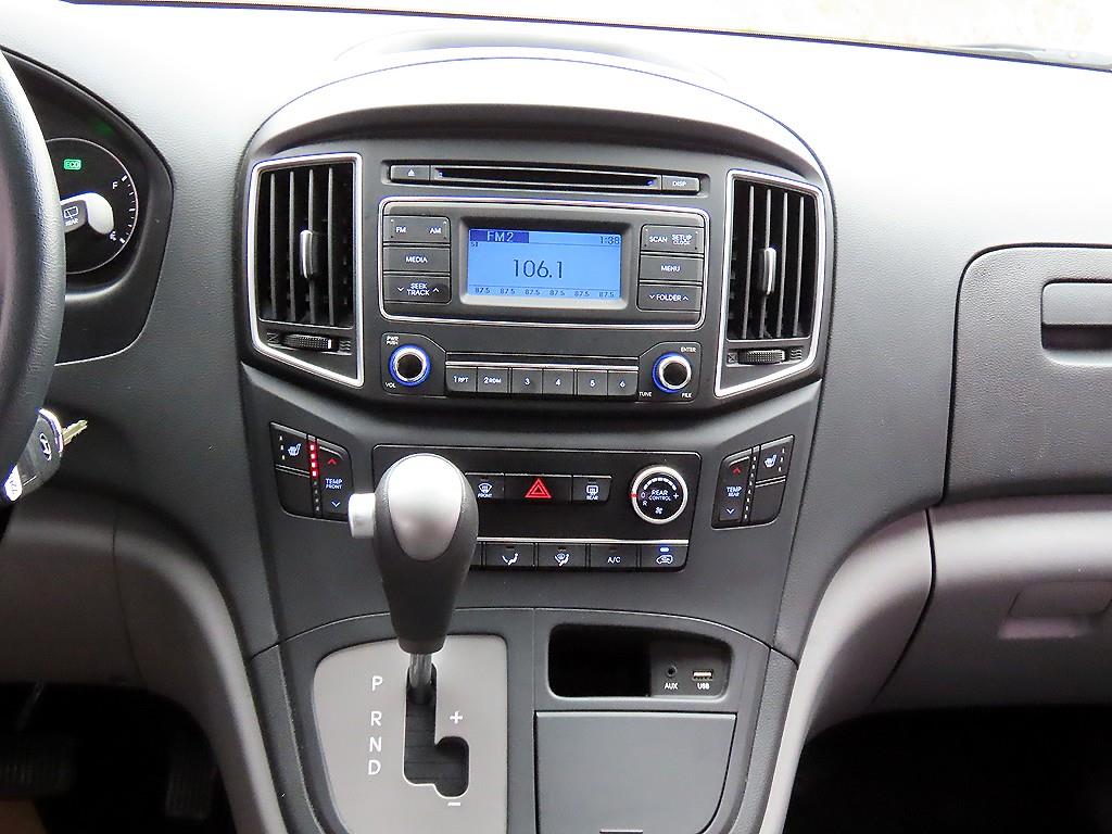 HYUNDAI Starex - Vista 10