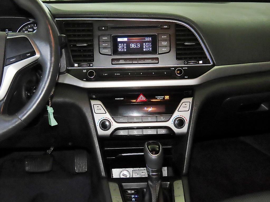 HYUNDAI Avante - Vista 11