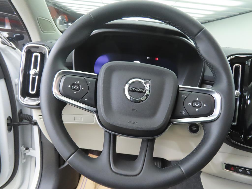 Volvo XC40 - Vista 8