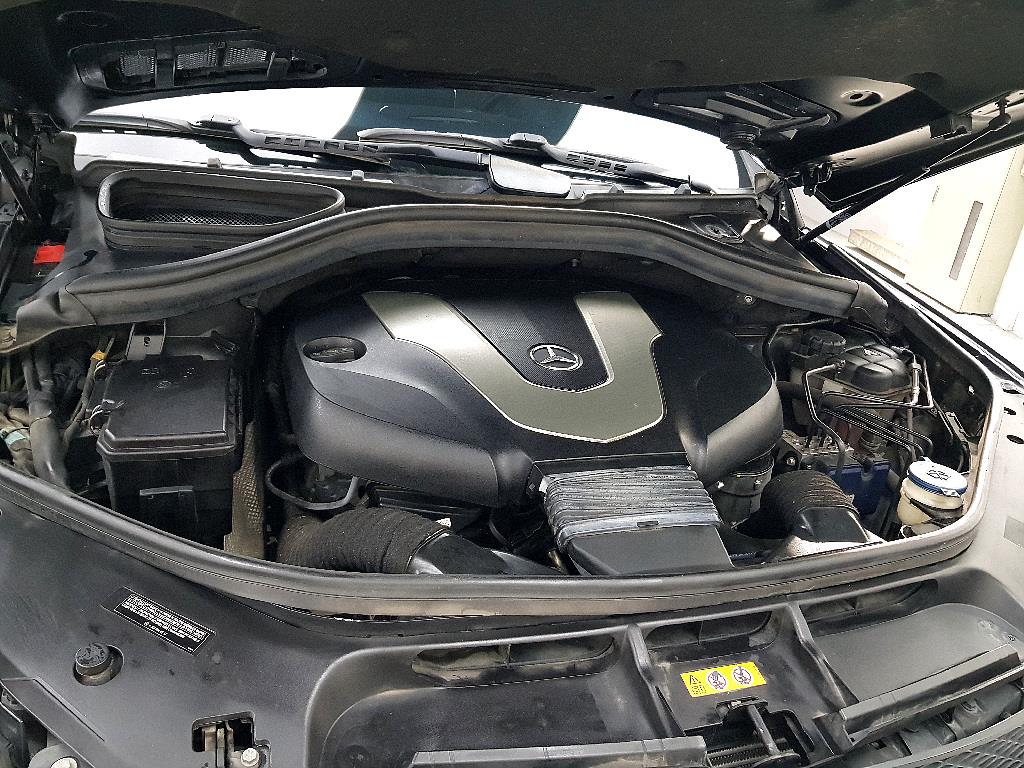 Mercedes Benz GLE Class - Vista 6