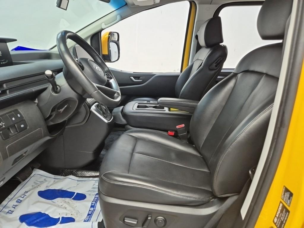 HYUNDAI Staria - Vista 9