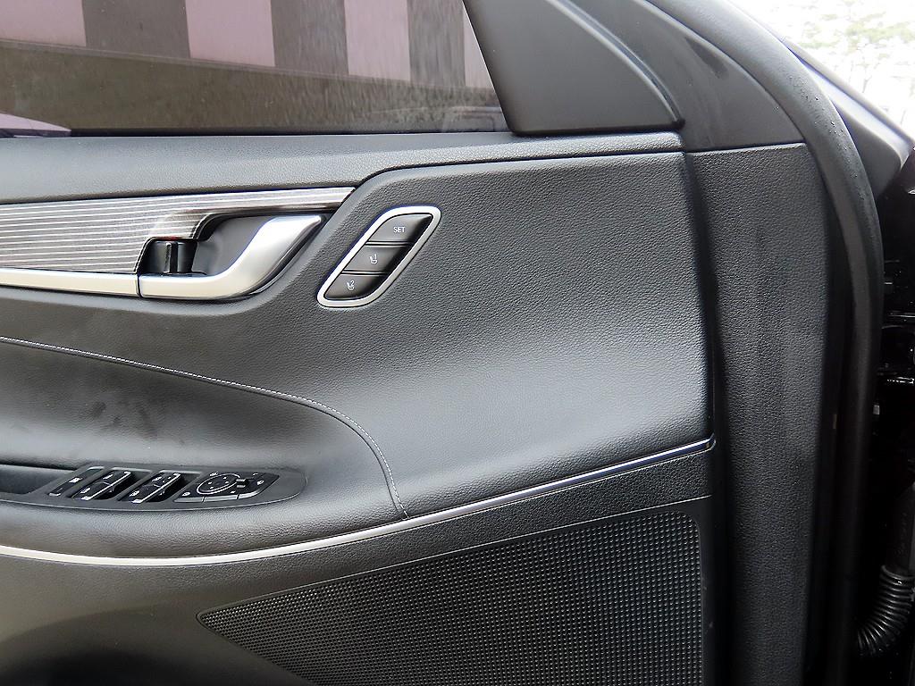 HYUNDAI Grandeur - Vista 12