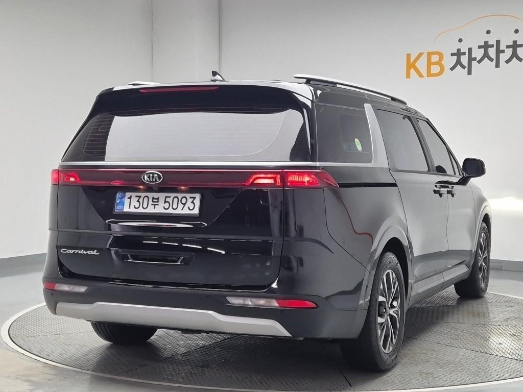 KIA Carnival - Vista 4