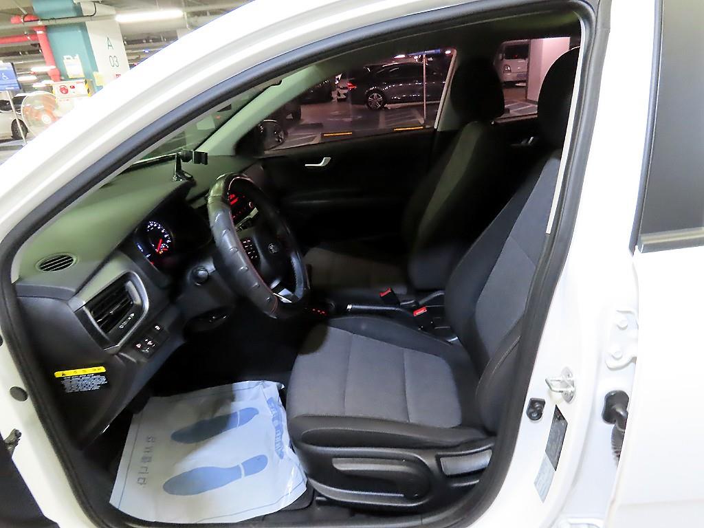 KIA Stonic - Vista 6
