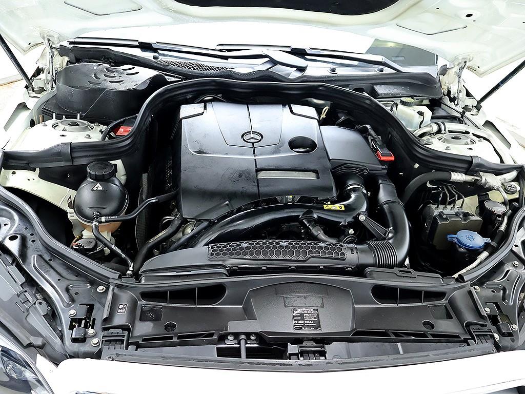 Mercedes Benz E class - Vista 11