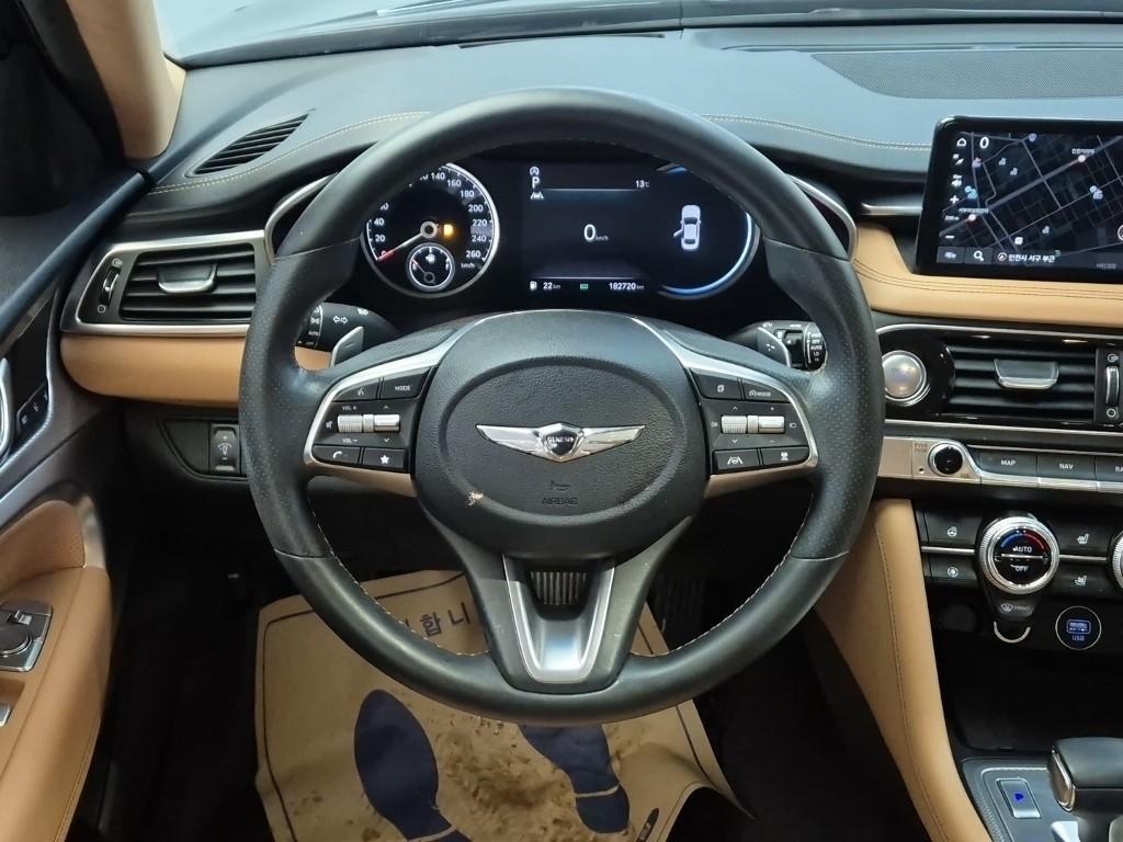 Genesis G70 - Vista 9