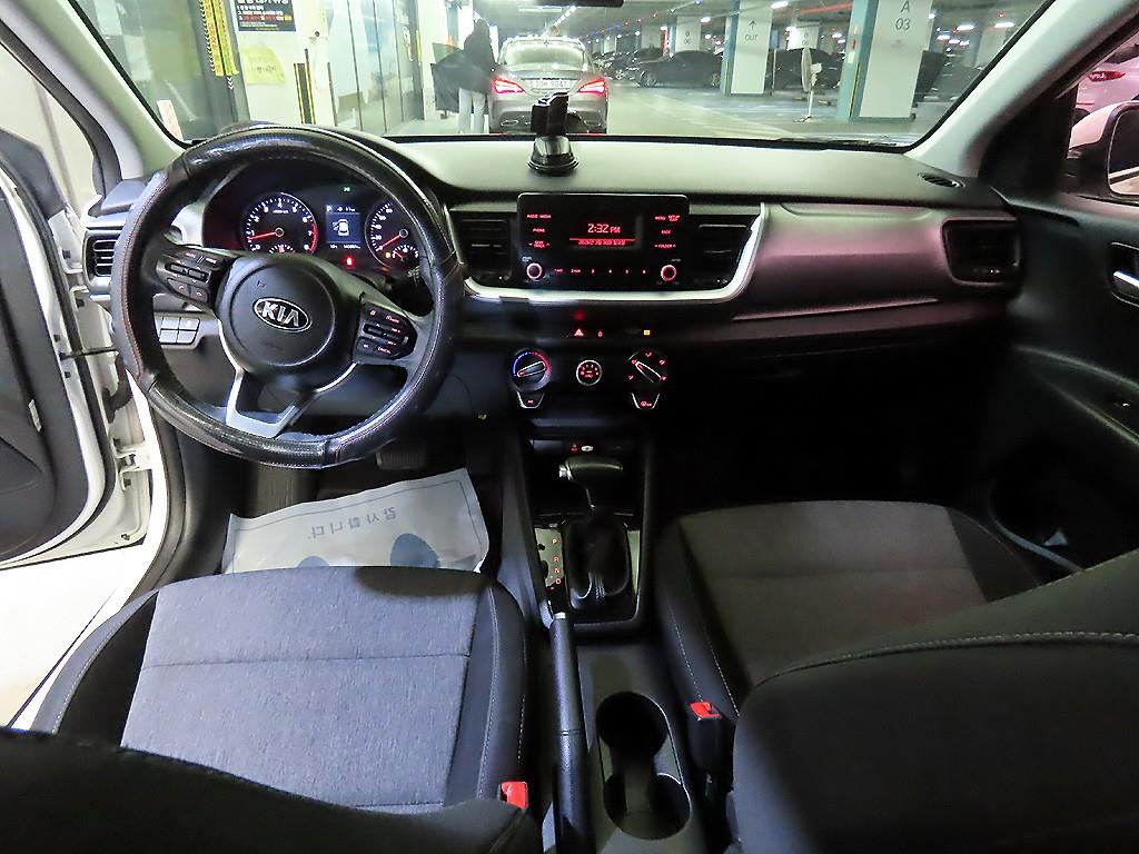 KIA Stonic - Vista 10