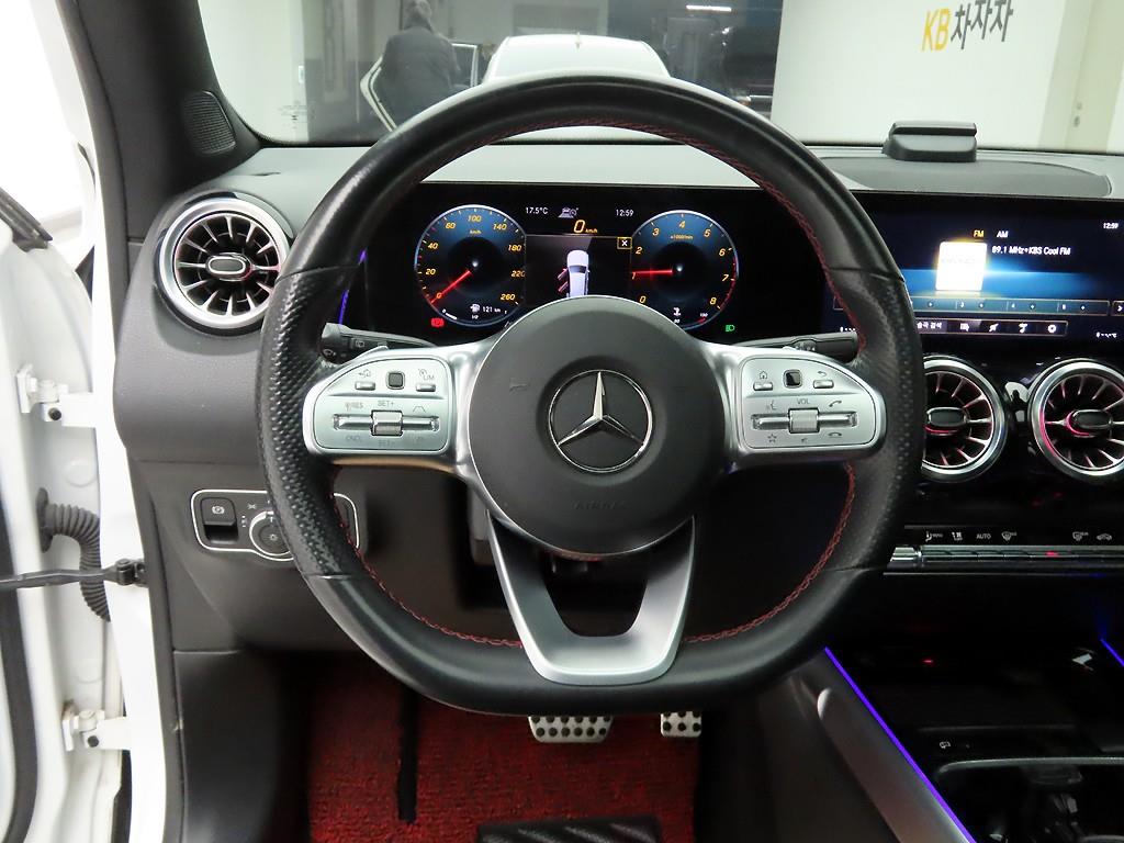 Mercedes Benz GLB Class - Vista 7