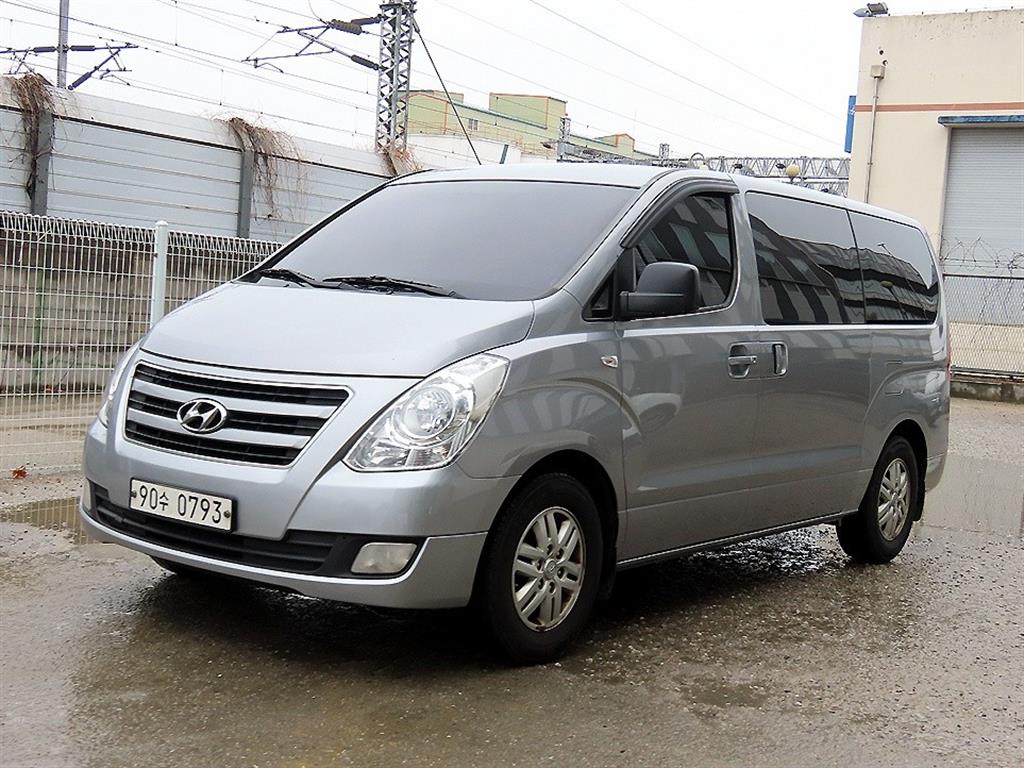 HYUNDAI Starex - Vista 2