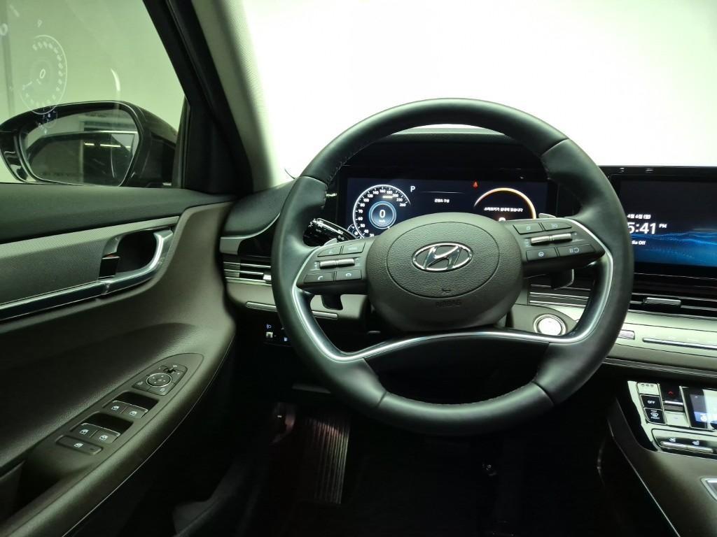 HYUNDAI Grandeur - Vista 9