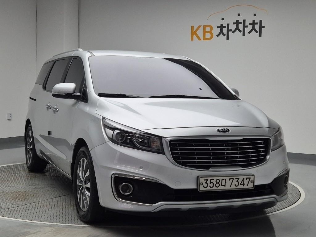 KIA Carnival - Vista 4