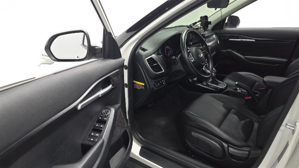 KIA Seltos - Vista 10