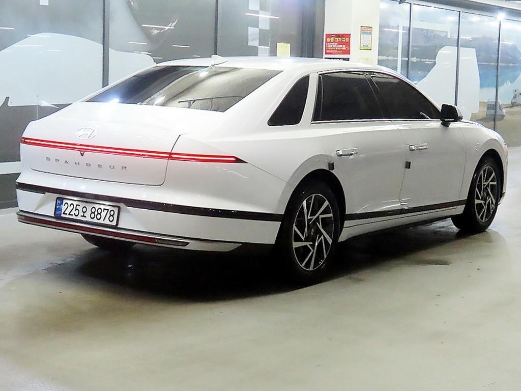 HYUNDAI Grandeur - Vista 4