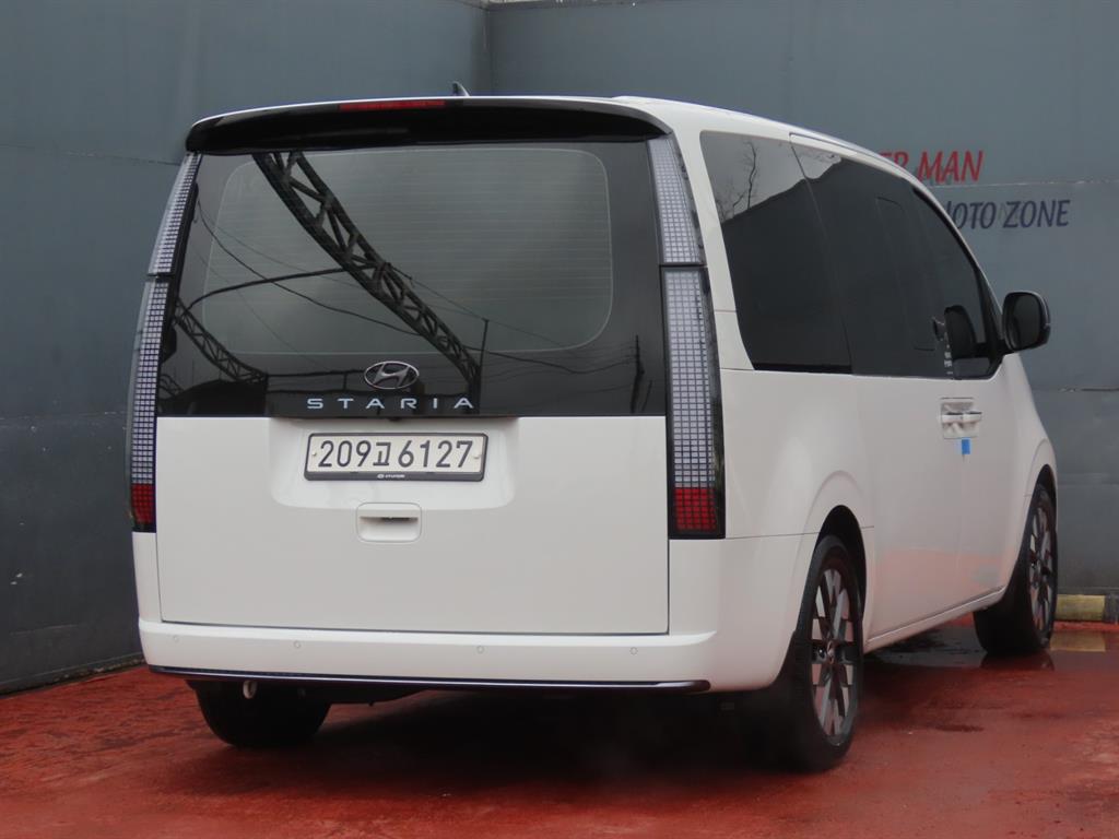 HYUNDAI Staria - Vista 5