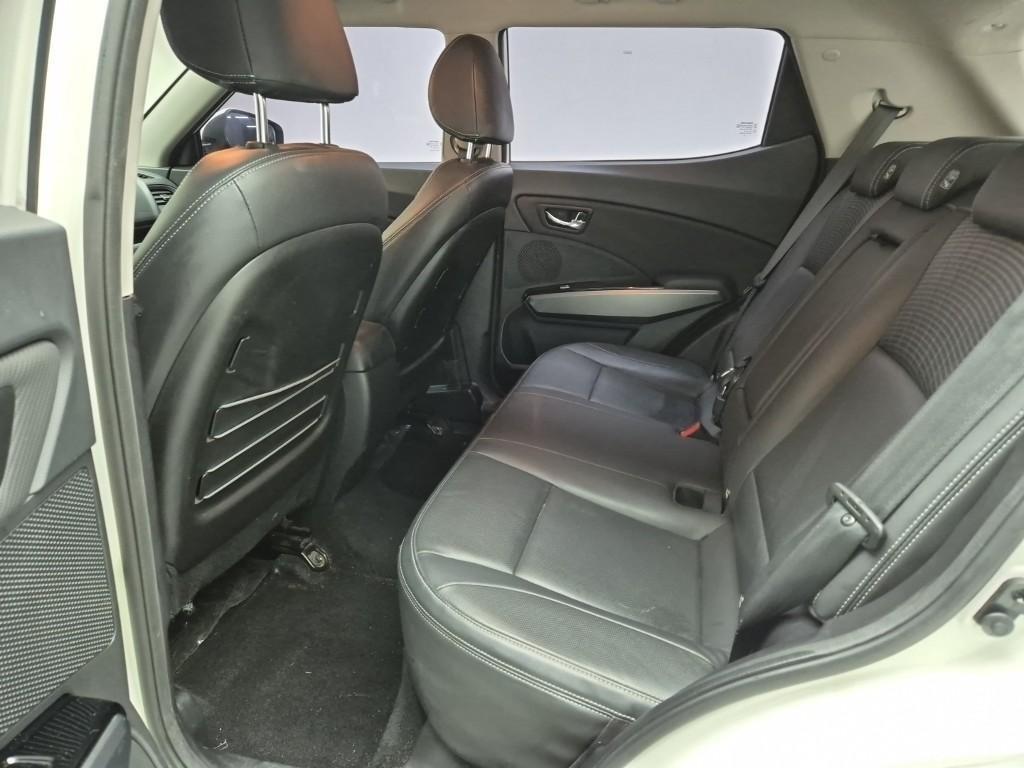 Ssangyong Tivoli - Vista 12