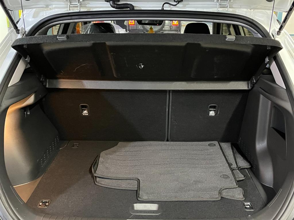 HYUNDAI Kona - Vista 6