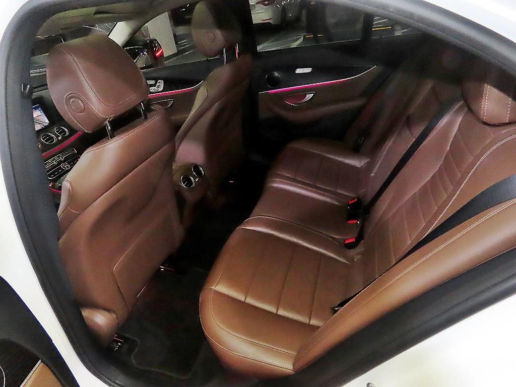 Mercedes Benz E class - Vista 7