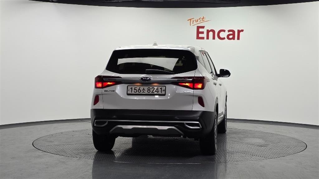 KIA Seltos - Vista 4