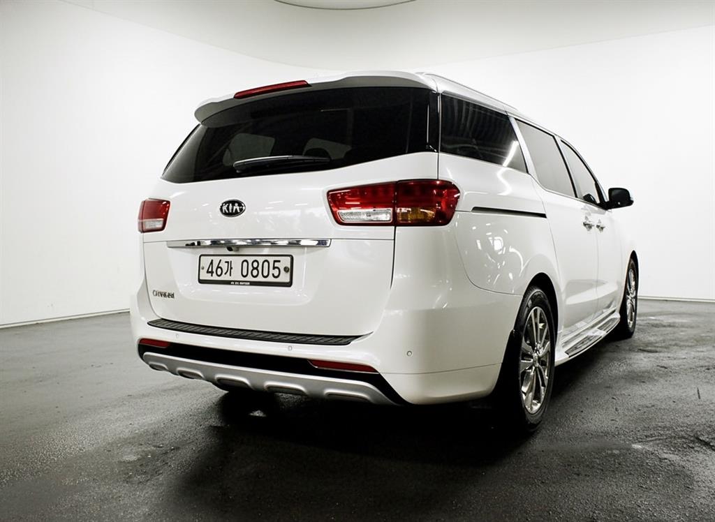 KIA Carnival - Vista 4