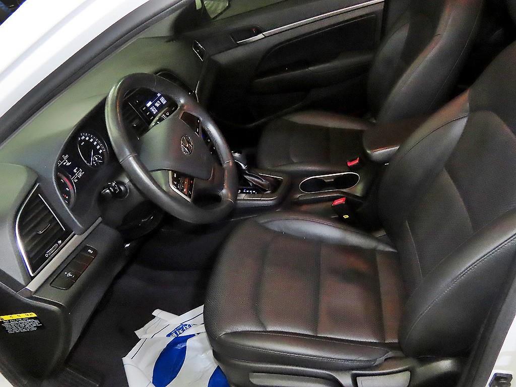 HYUNDAI Avante - Vista 6