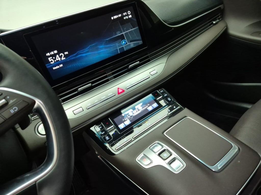 HYUNDAI Grandeur - Vista 10
