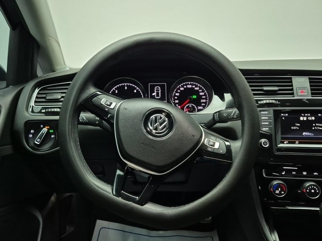 Volkswagen Golf - Vista 9