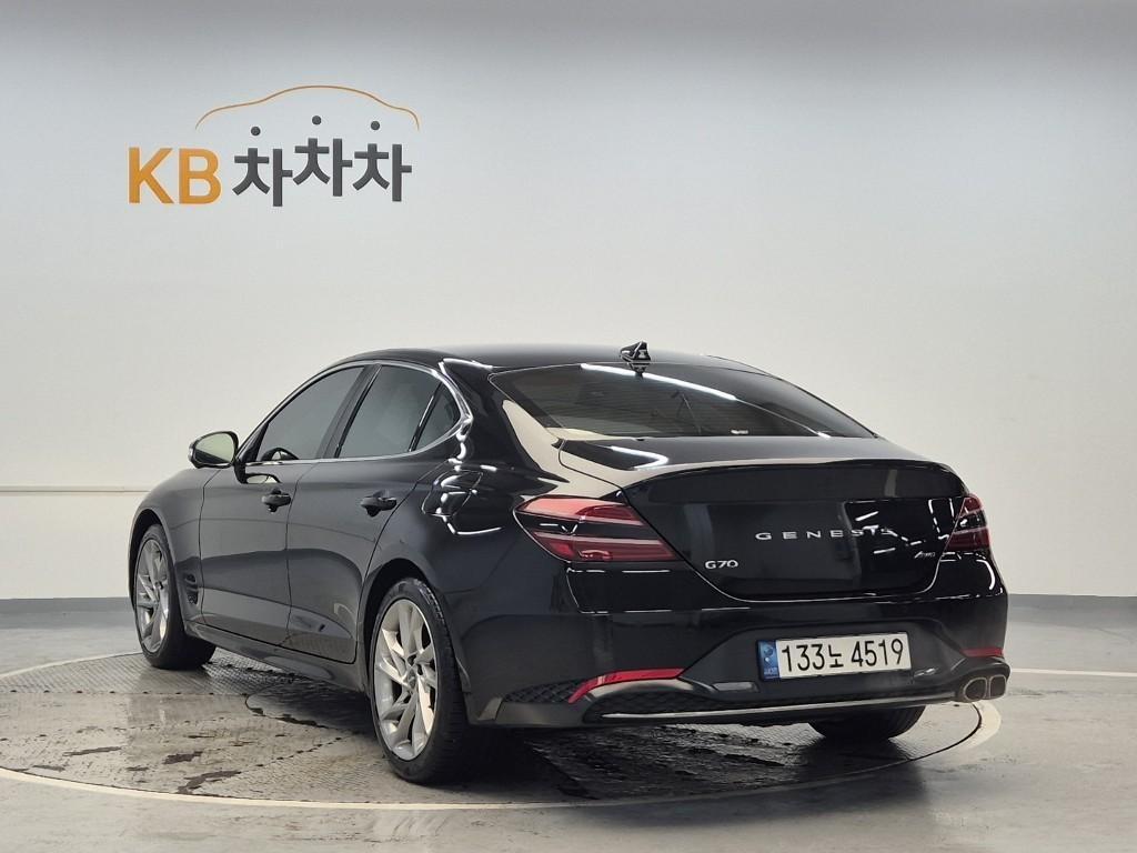 Genesis G70 - Vista 2
